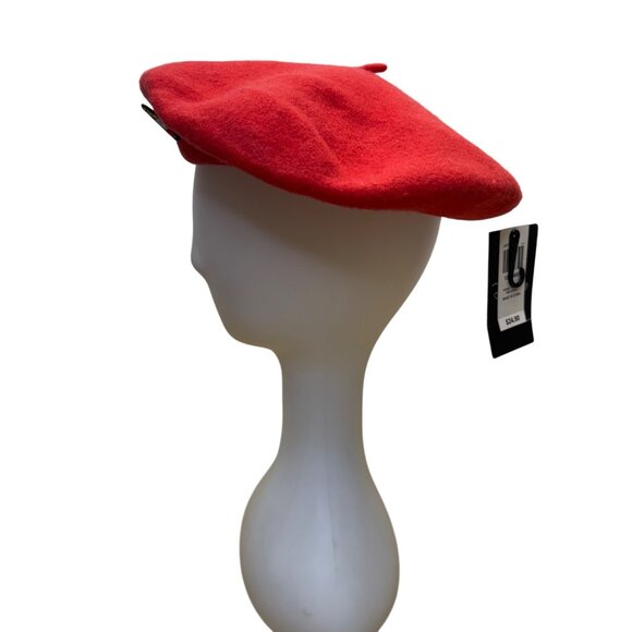 Disney BoxLunch Red Mens Wool Pooh Beret Hat Embroidered Graphics OS - Picture 2 of 14